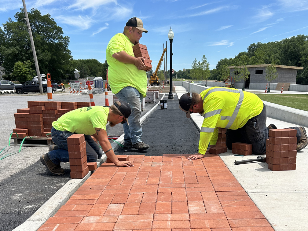 Elliot Land & Hardscaping Piqua Ohio